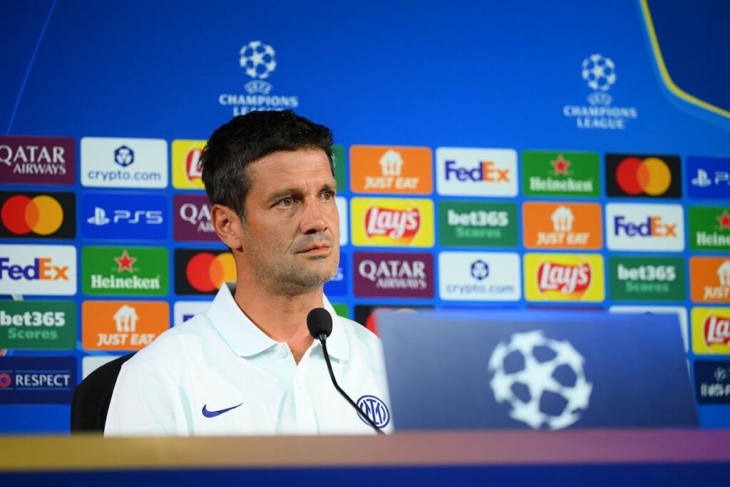 Chivu conferenza Slavia