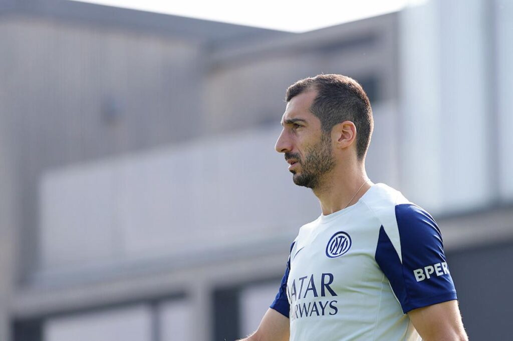 Mkhitaryan (2)