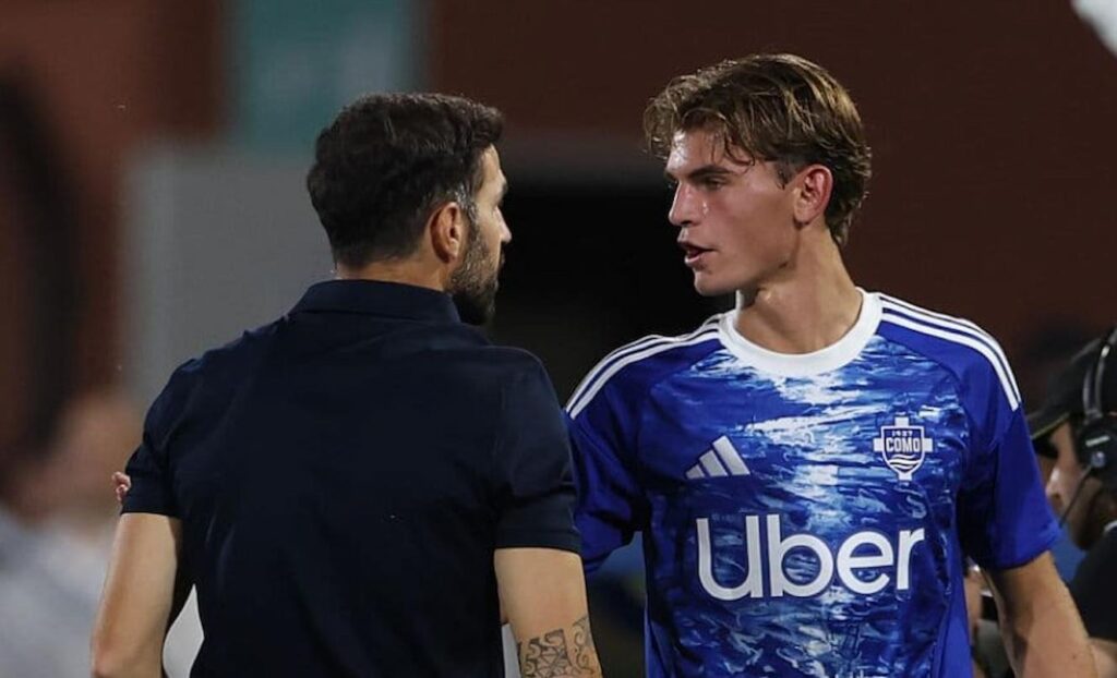 fabregas e nico paz (1)