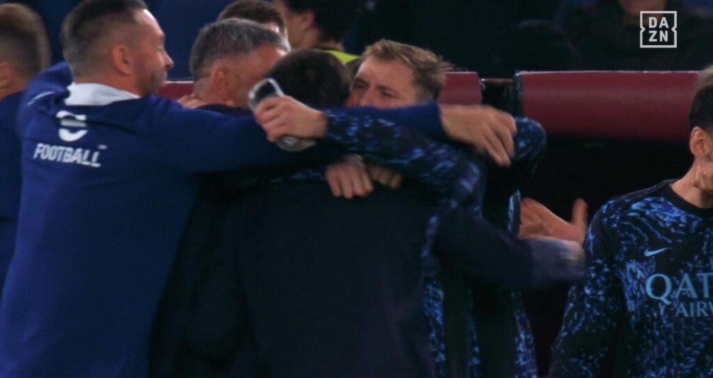 barella dazn chivu abbraccio (1)
