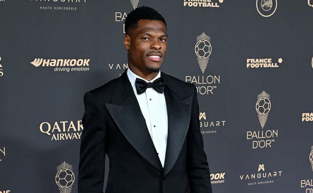 Denzel Dumfries of Netherlands and Inter attends the 69th Ballon D'Or Photocall