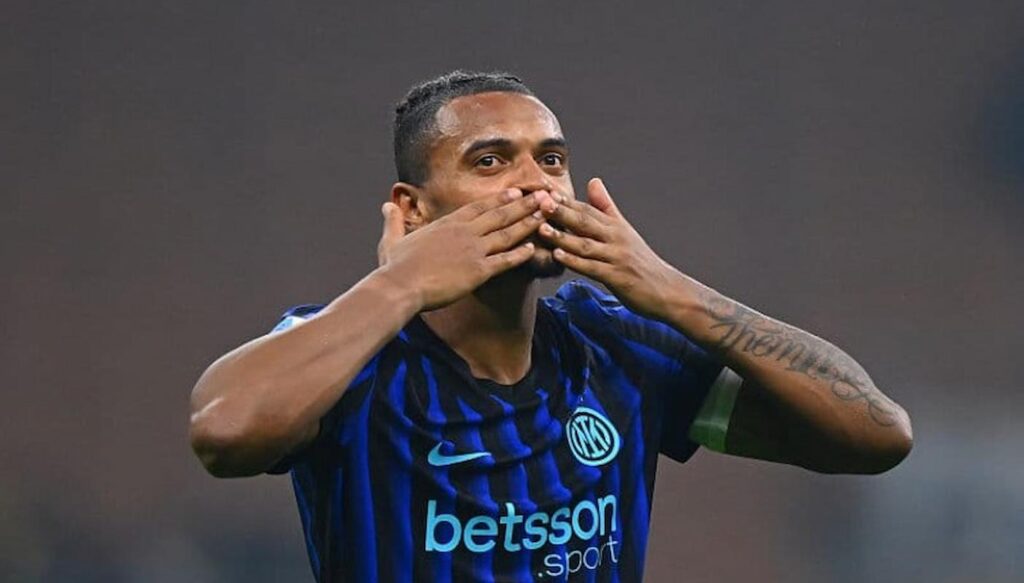 akanji inter fiorentina (1)
