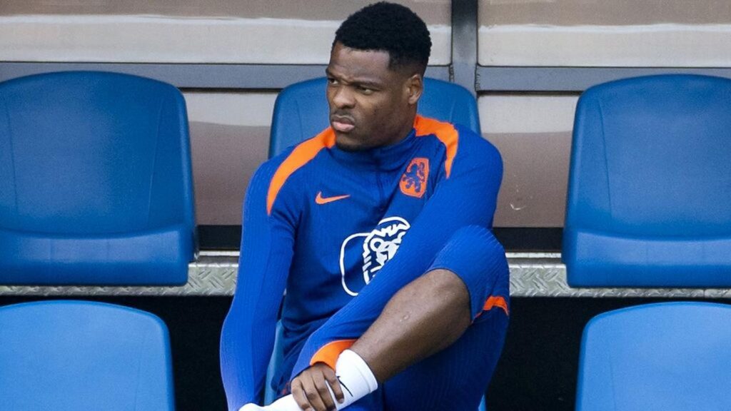 Dumfries lascia l'Olanda e torna a Milano