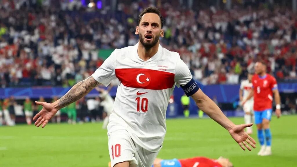Calhanoglu salta Spagna-Turchia