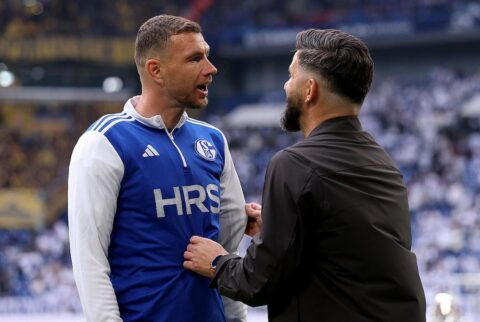 dzeko con l'allenatore dello Schalke04
