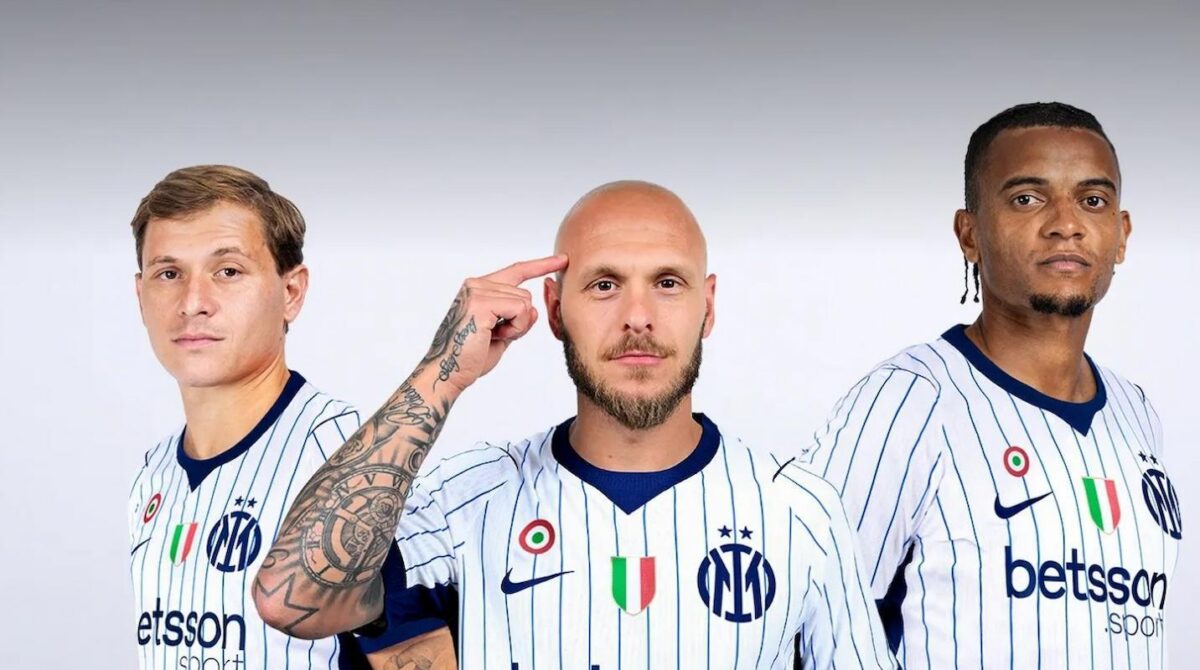 maglia kit away (1)
