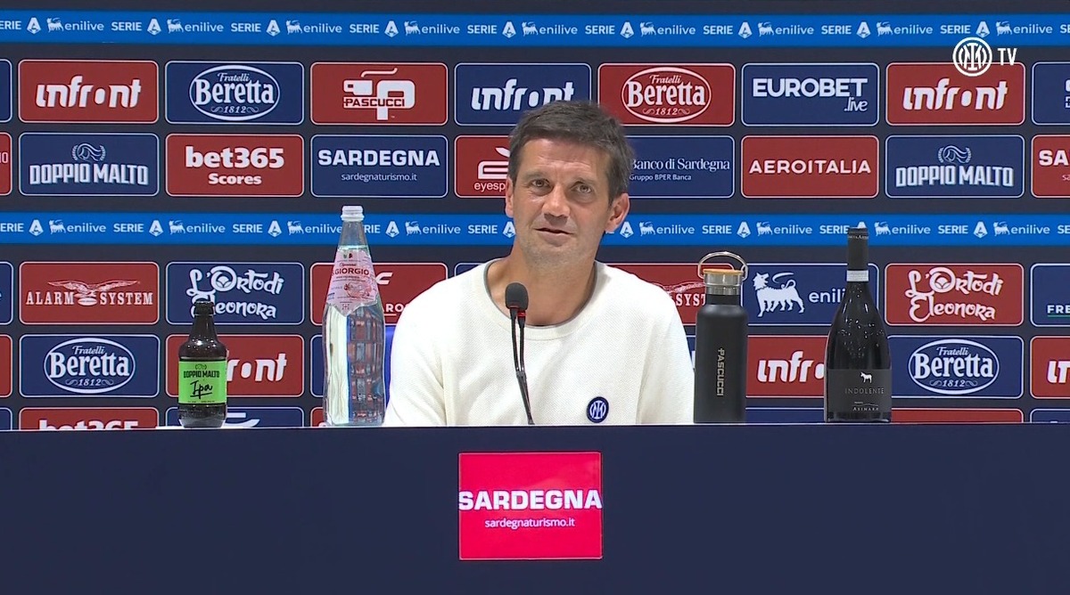 Chivu conferenza Cagliari