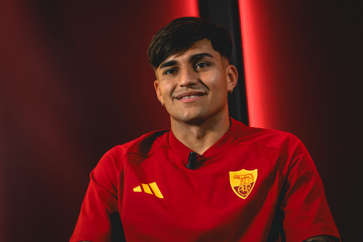 AS Roma Unveil New Signing Santiago Castro
