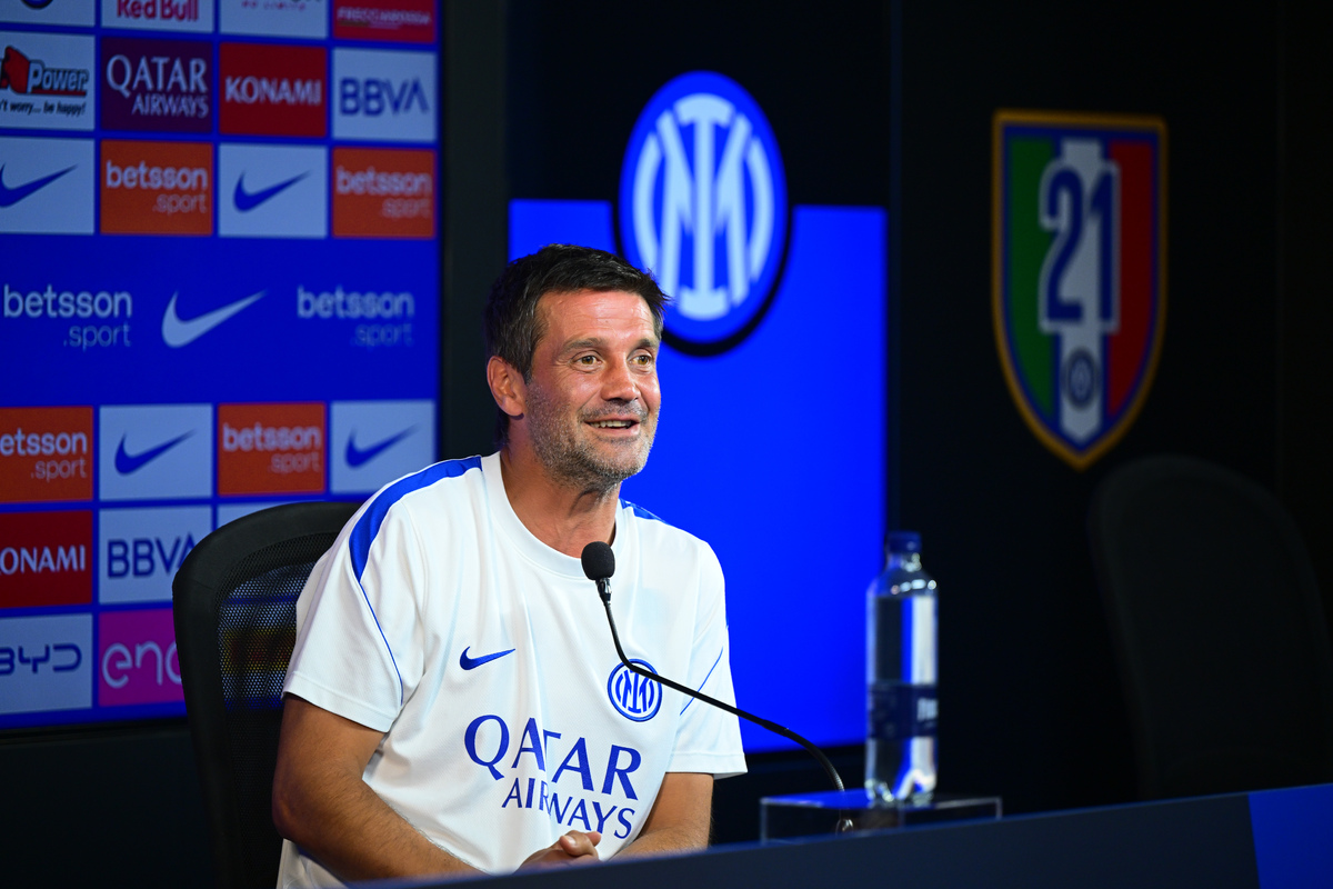 FC Internazionale Training Session &amp; Press Conference