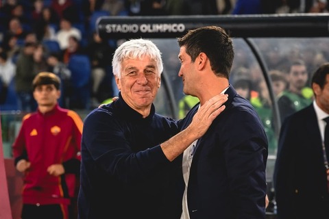 gasperini-chivu-abbraccio