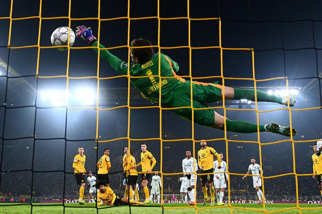 dimarco punizione dortmund