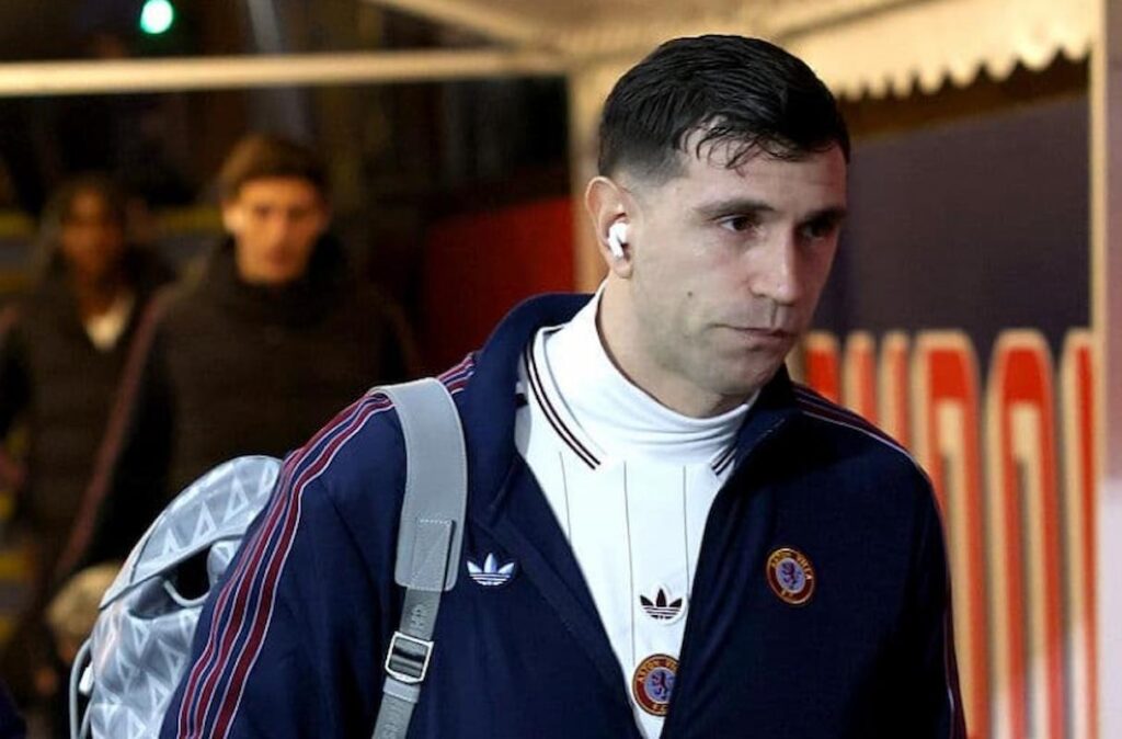 dibu martinez (1)