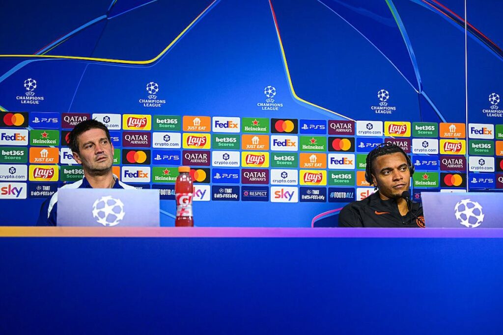 akanji chivu inter arsenal conferenza