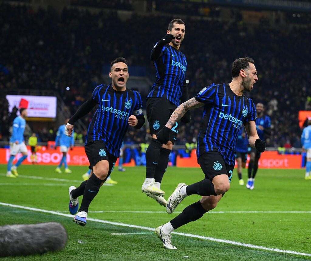 calhanoglu esultanza lautaro mkhitaryan inter napoli