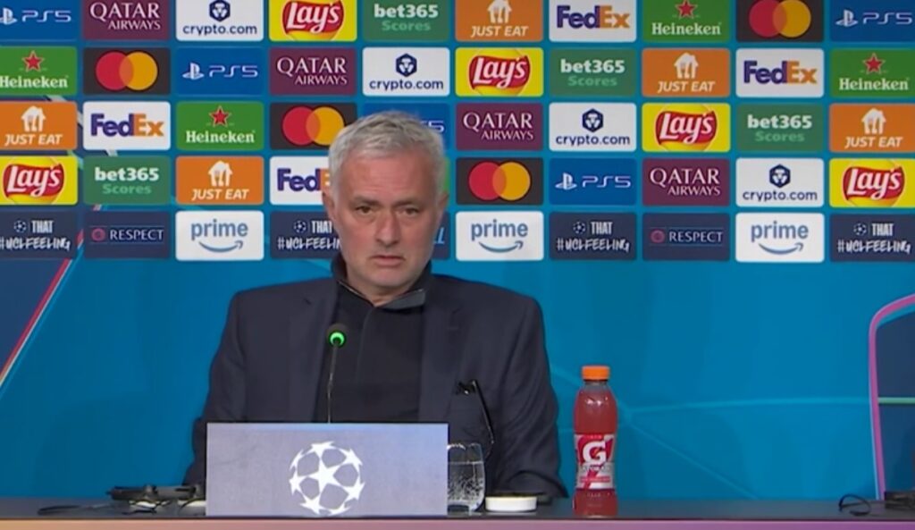 Mourinho attacca Chivu