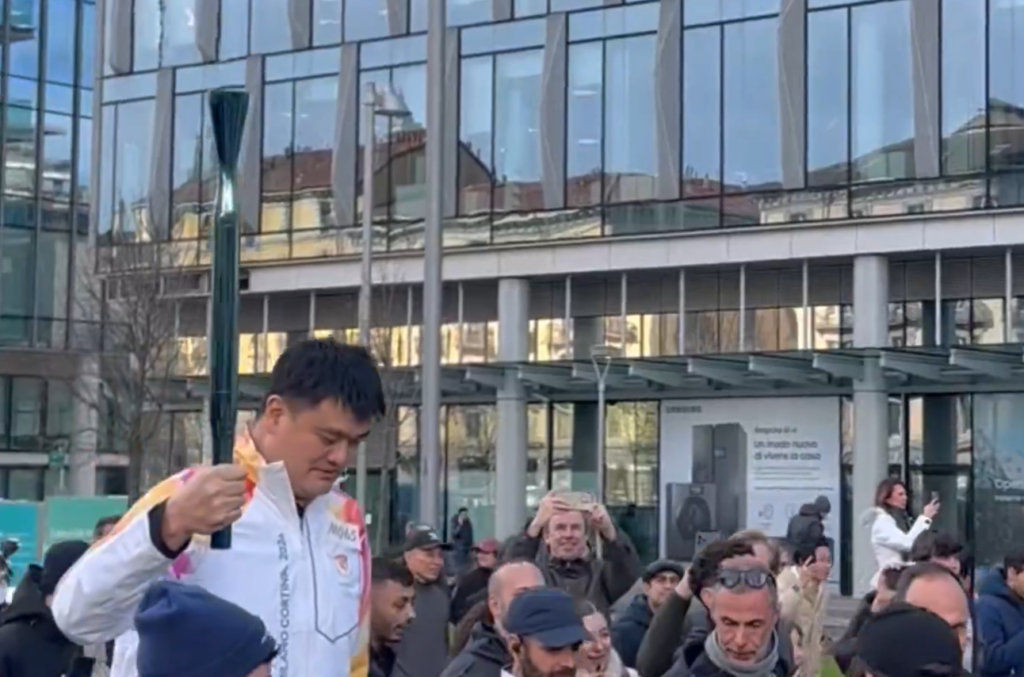 Torcia olimpica Yao Ming Inter