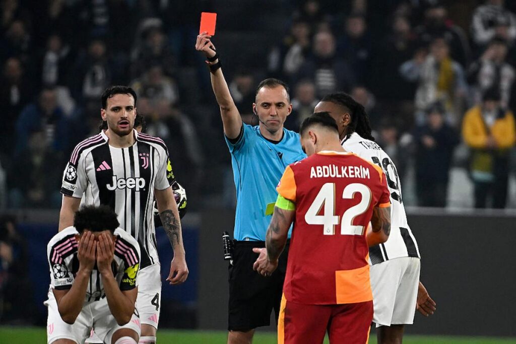espulsione juve galatasaray kelly