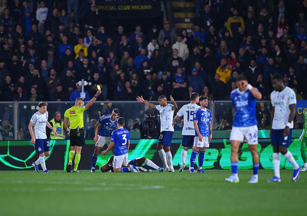 como inter ammonizione akanji