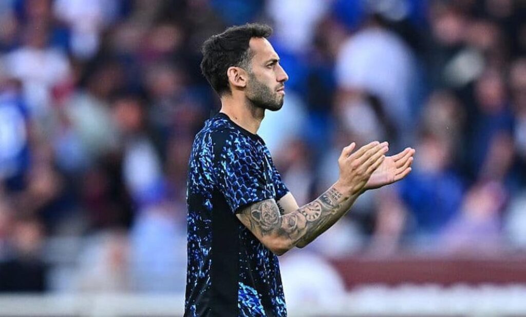 calhanoglu toro inter (1)