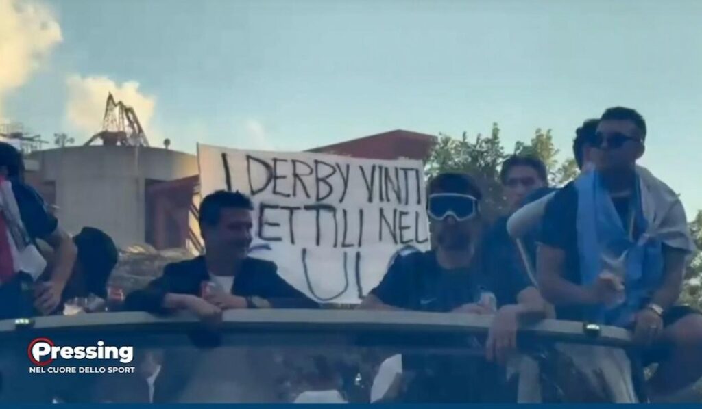 pressing momento striscioni thuram