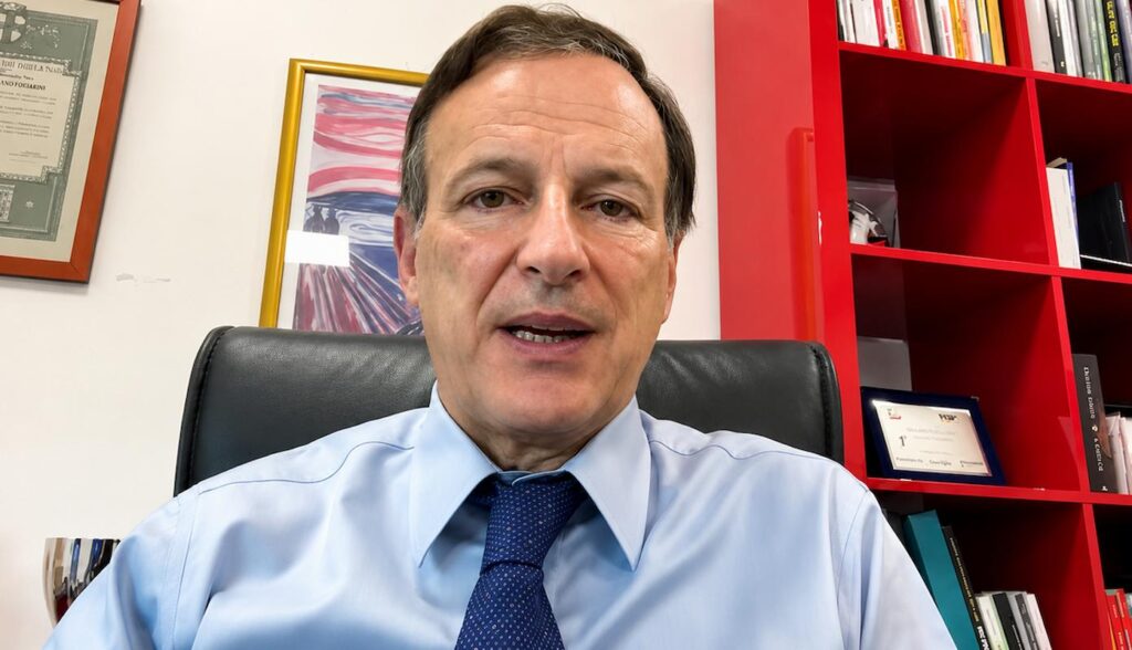 Commento di Ravezzani