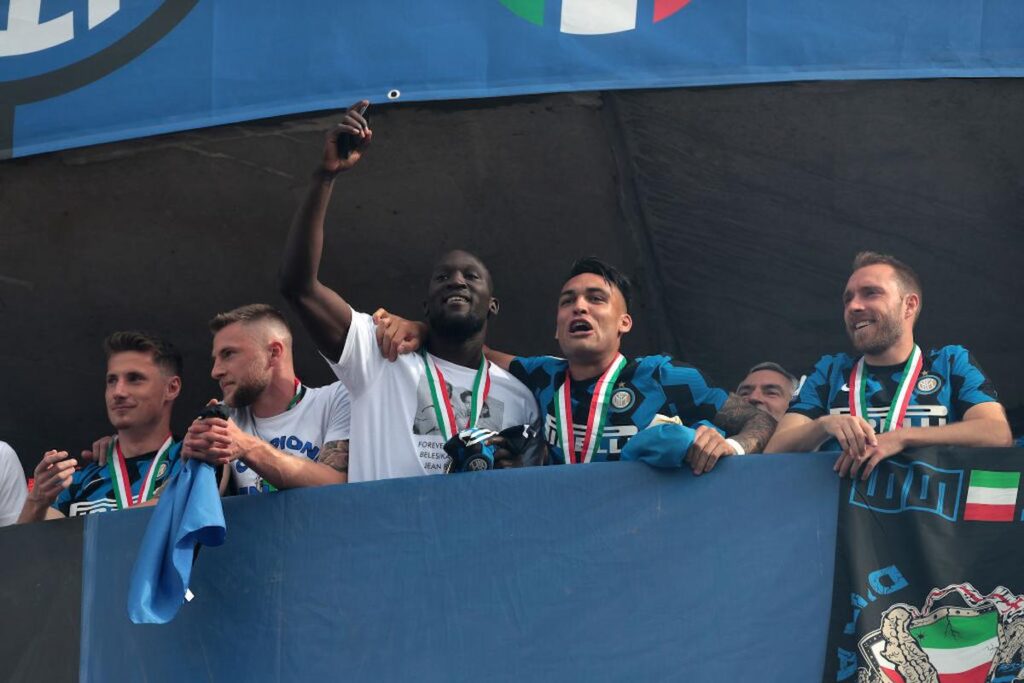 scudetto inter 2021 lukaku eriksen skriniar lautaro