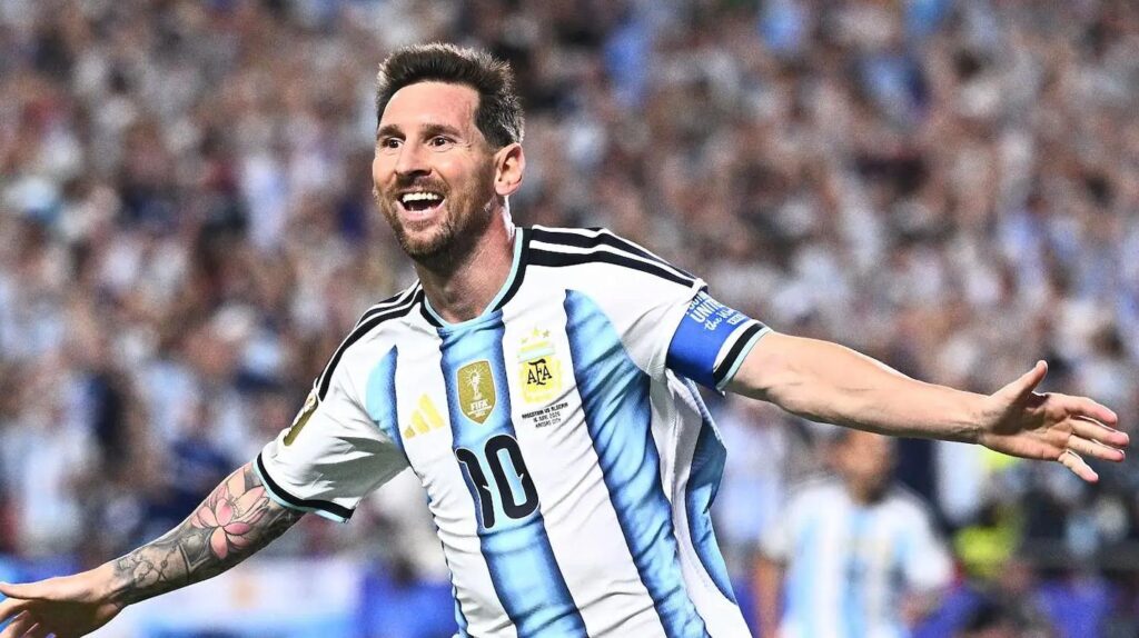 Tripletta Messi