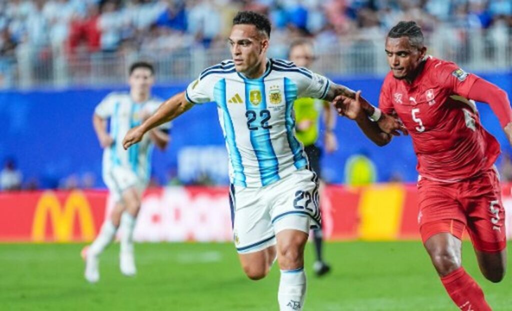 lautaro postato foto akanji (1)